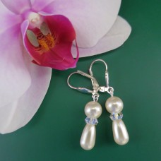 Klasiski pērļu auskariņi ar AB kristāliem